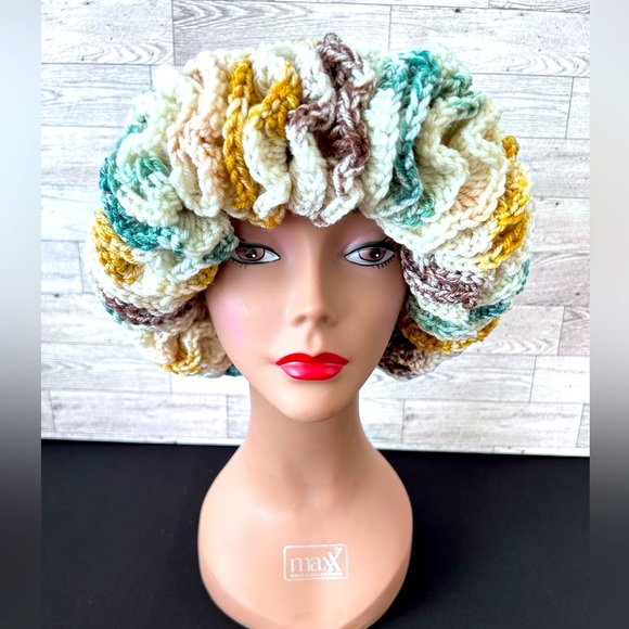 Exaggerated Ruffle Beanie Hat - Picture 1 of 3
